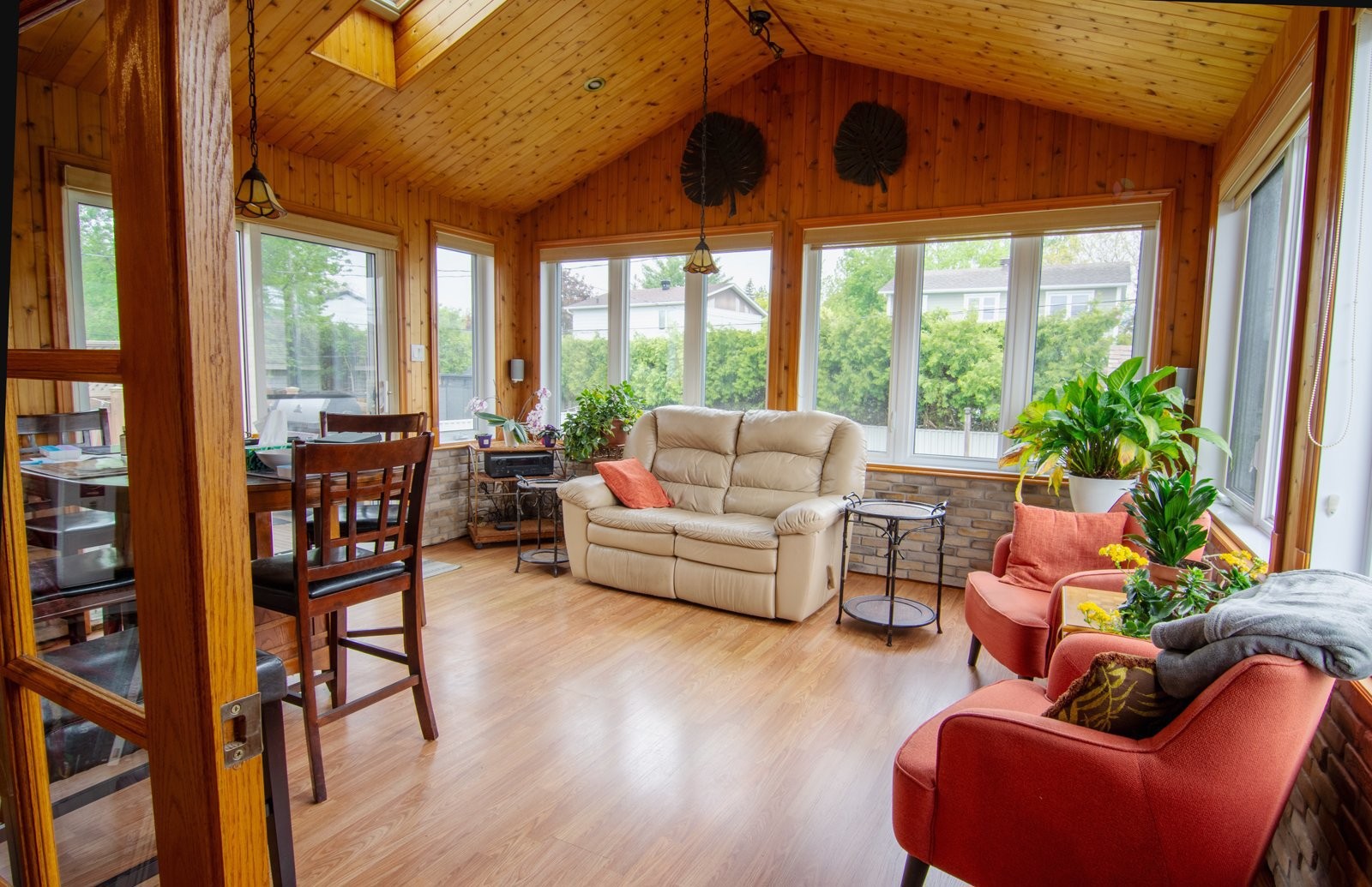 









1695


Av. Kent

,
Chambly,




QC
J3L4M8

