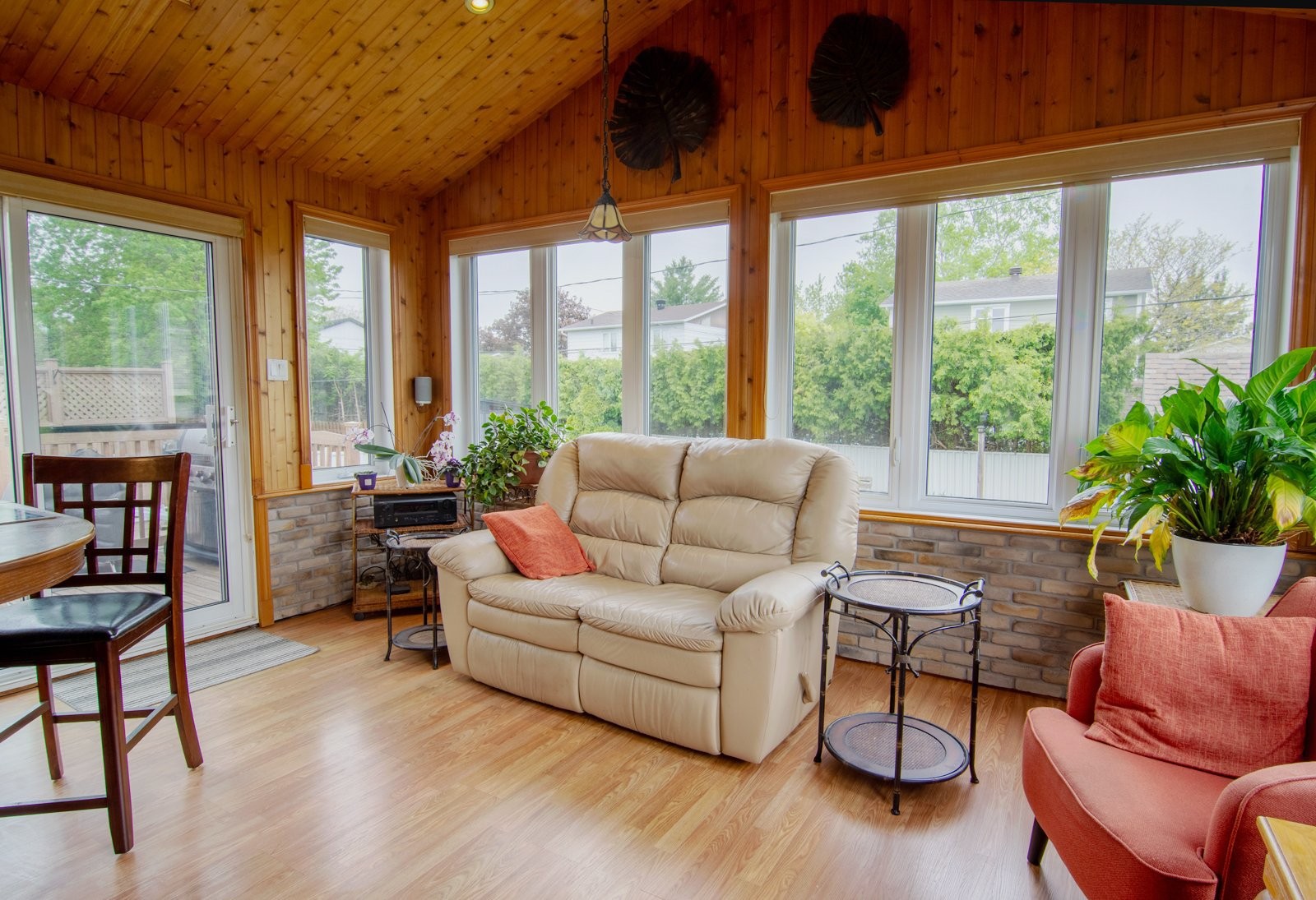 









1695


Av. Kent

,
Chambly,




QC
J3L4M8

