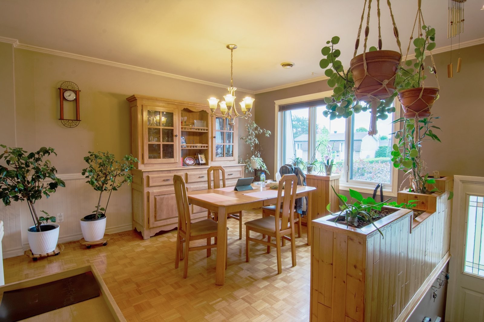 









1695


Av. Kent

,
Chambly,




QC
J3L4M8

