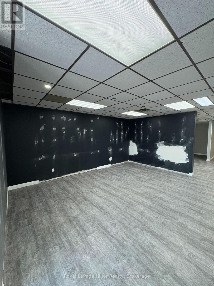 












4 - 684 ONTARIO STREET

,
Stratford,




Ontario
N5A3J7

