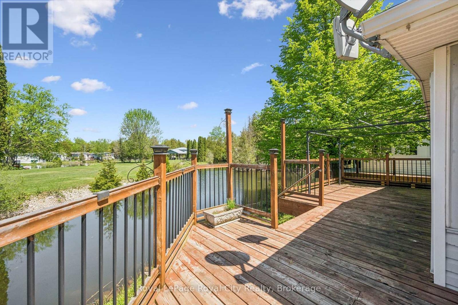 












9 BUSH LANE

,
Puslinch,




Ontario
N0B2J0

