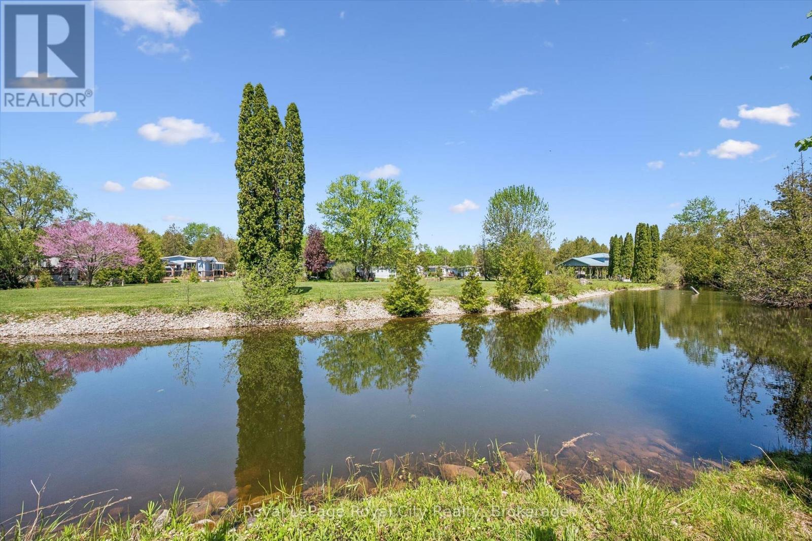 












9 BUSH LANE

,
Puslinch,




Ontario
N0B2J0

