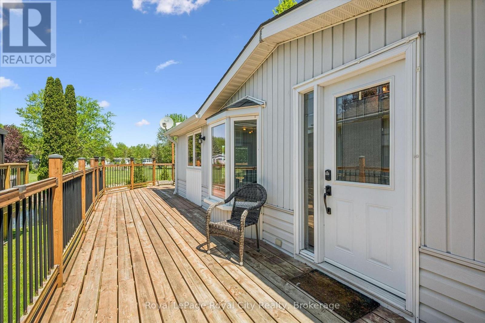












9 BUSH LANE

,
Puslinch,




Ontario
N0B2J0


