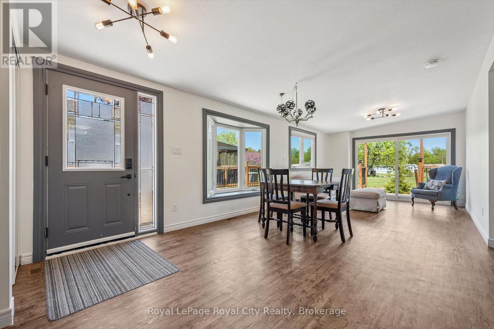 












9 BUSH LANE

,
Puslinch,




Ontario
N0B2J0

