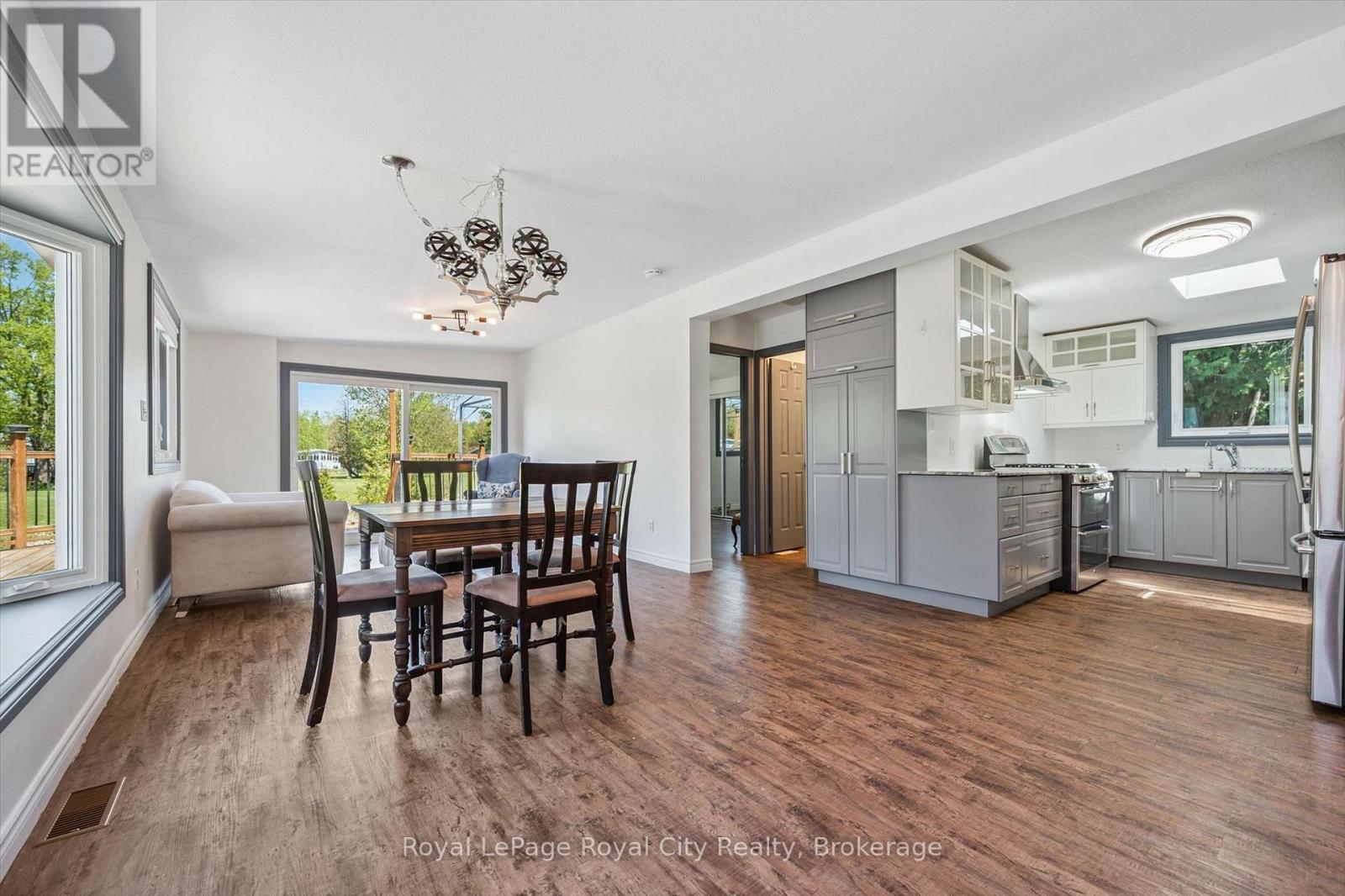 












9 BUSH LANE

,
Puslinch,




Ontario
N0B2J0

