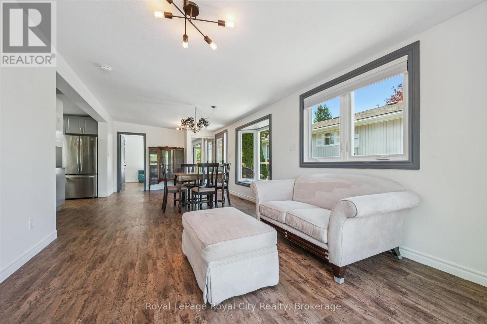 












9 BUSH LANE

,
Puslinch,




Ontario
N0B2J0

