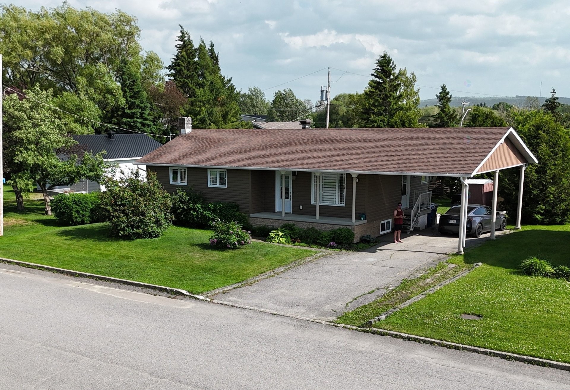 









53


Carré Roberge

,
Saint-Bruno-de-Guigues,




QC
J0Z2G0

