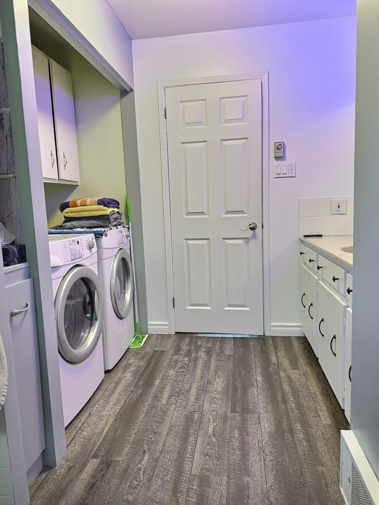 









53


Carré Roberge

,
Saint-Bruno-de-Guigues,




QC
J0Z2G0

