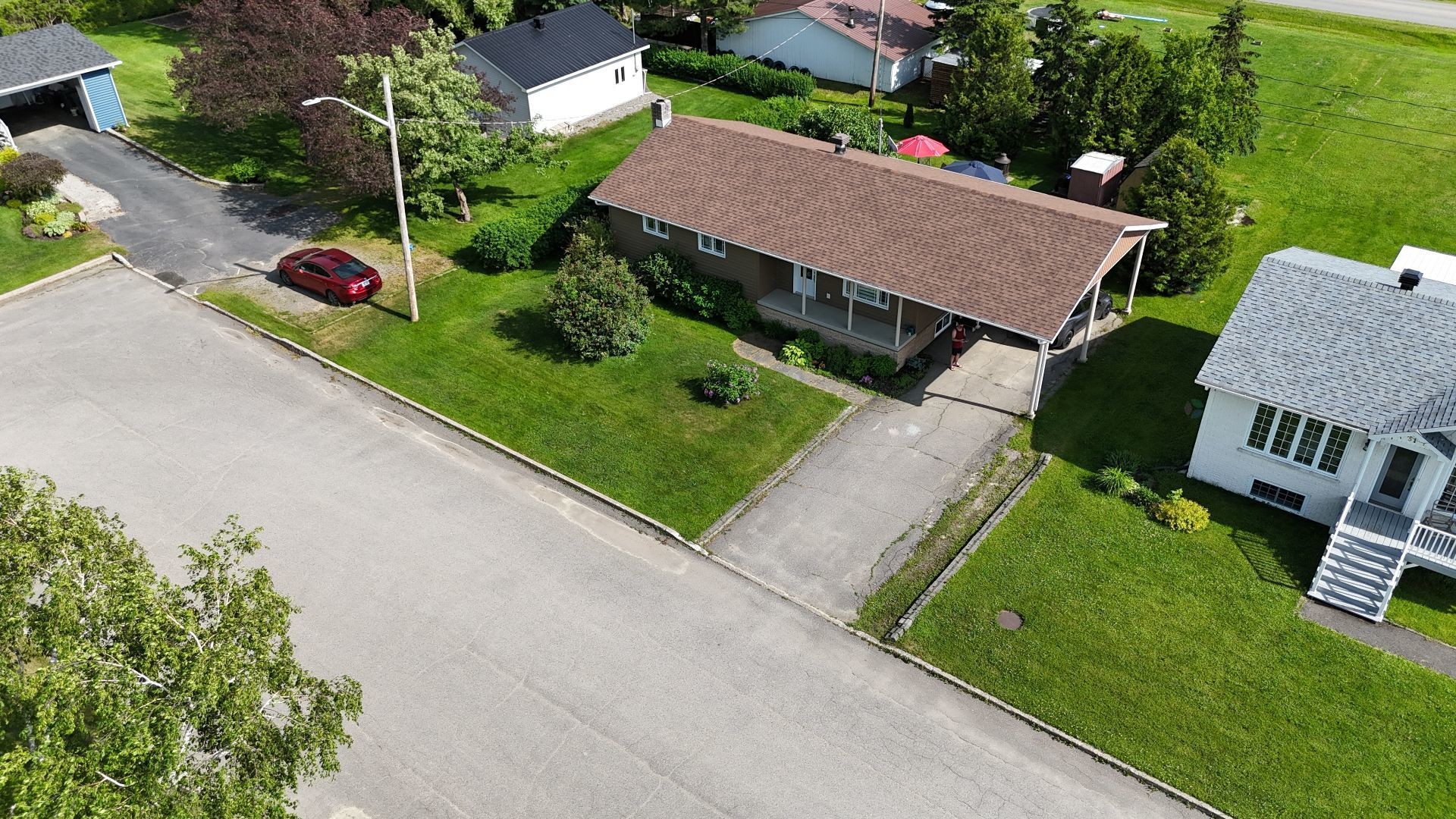 









53


Carré Roberge

,
Saint-Bruno-de-Guigues,




QC
J0Z2G0

