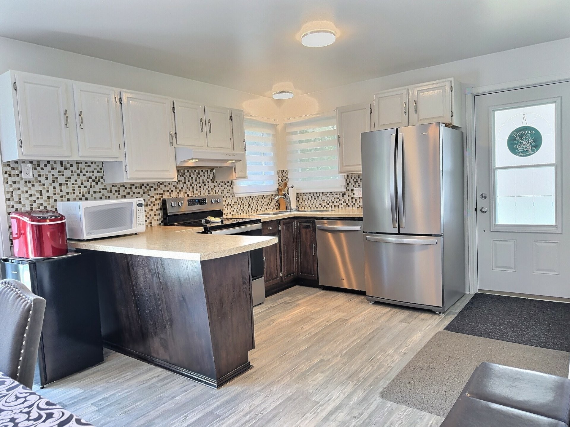 









53


Carré Roberge

,
Saint-Bruno-de-Guigues,




QC
J0Z2G0

