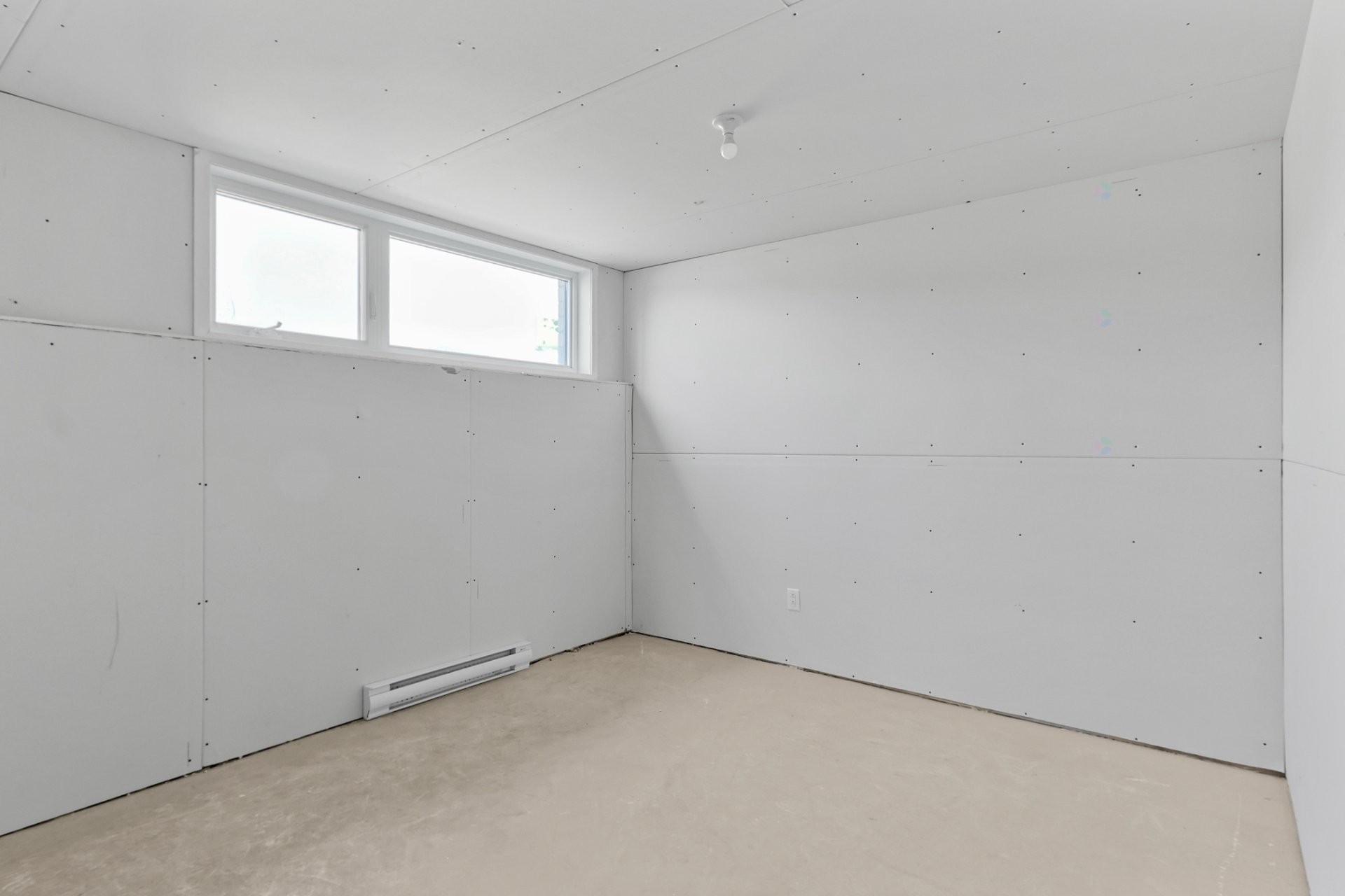 









81


Rue des Pêcheurs

,
Saint-Louis-de-Gonzague,




QC
J0S1T0

