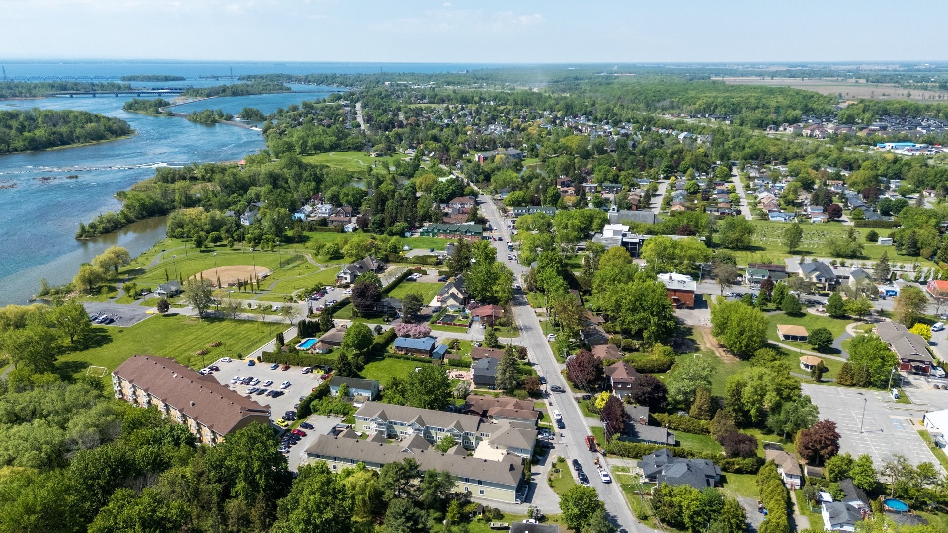 









357BZ


Ch. du Fleuve

,
Coteau-du-Lac,




QC
J0P1B0

