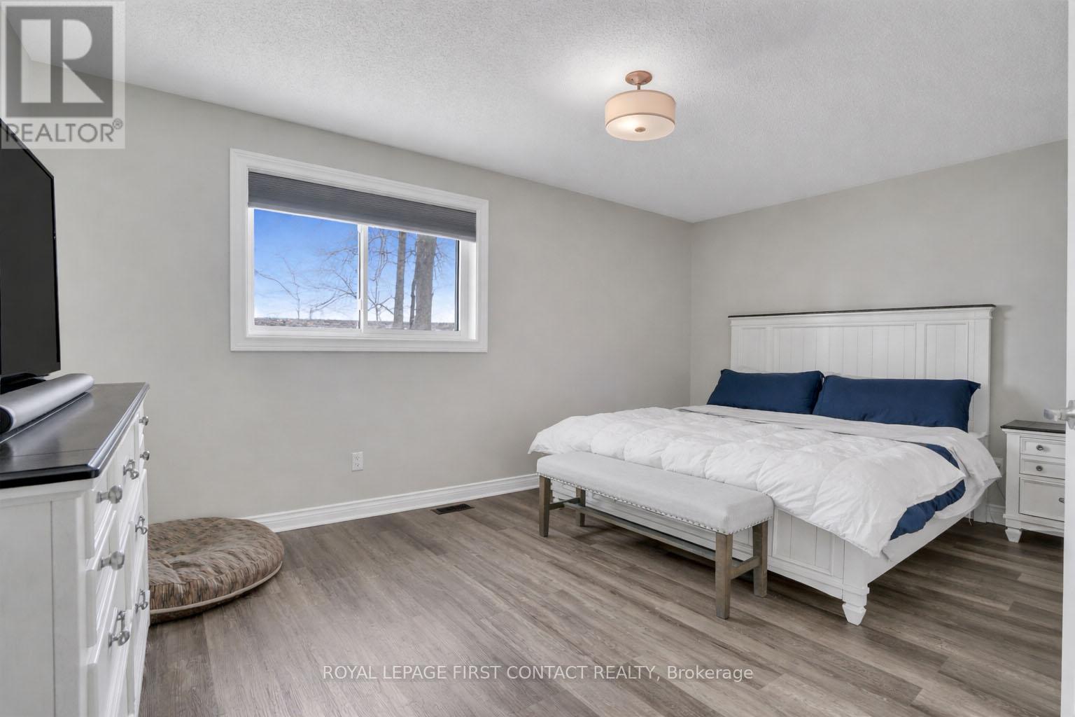 












340 LIVINGSTONE STREET W

,
Barrie,




Ontario
L4N7C5

