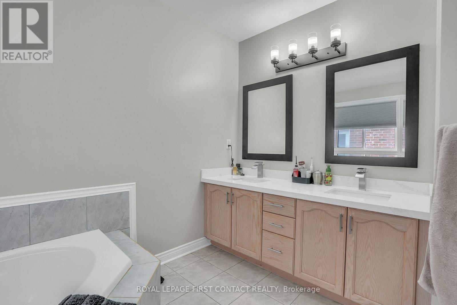 












340 LIVINGSTONE STREET W

,
Barrie,




Ontario
L4N7C5

