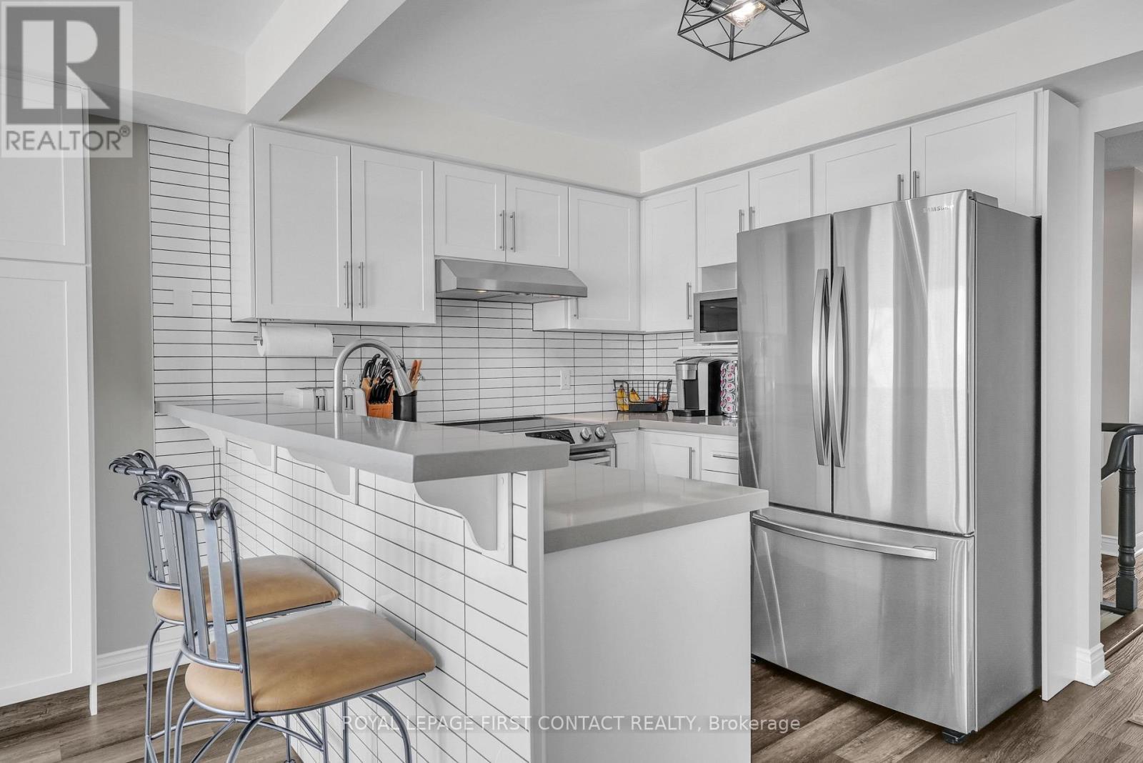 












340 LIVINGSTONE STREET W

,
Barrie,




Ontario
L4N7C5

