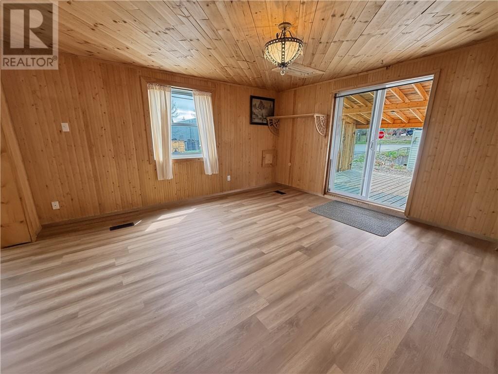 












1 Phipps Street

,
Gore Bay, Manitoulin Island,




Ontario
P0P1H0

