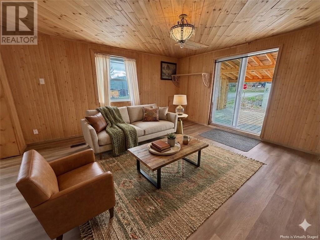 












1 Phipps Street

,
Gore Bay, Manitoulin Island,




Ontario
P0P1H0

