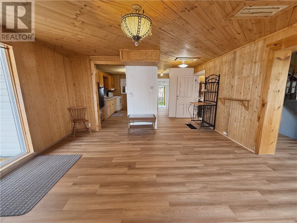 












1 Phipps Street

,
Gore Bay, Manitoulin Island,




Ontario
P0P1H0

