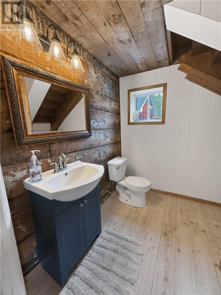 












1 Phipps Street

,
Gore Bay, Manitoulin Island,




Ontario
P0P1H0

