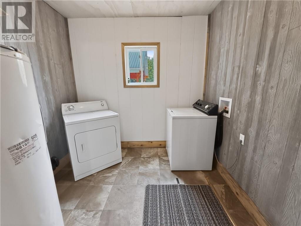 












1 Phipps Street

,
Gore Bay, Manitoulin Island,




Ontario
P0P1H0

