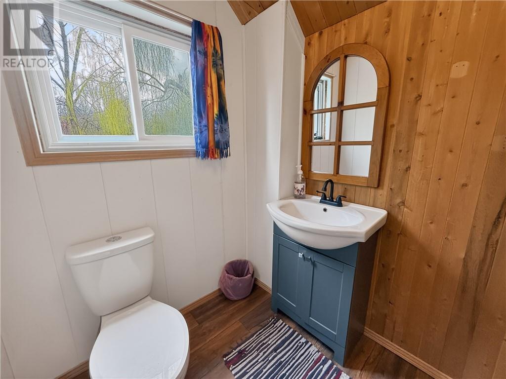 












1 Phipps Street

,
Gore Bay, Manitoulin Island,




Ontario
P0P1H0

