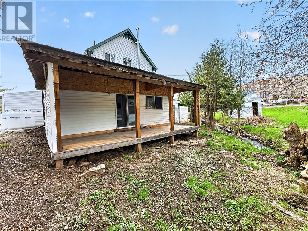 












1 Phipps Street

,
Gore Bay, Manitoulin Island,




Ontario
P0P1H0

