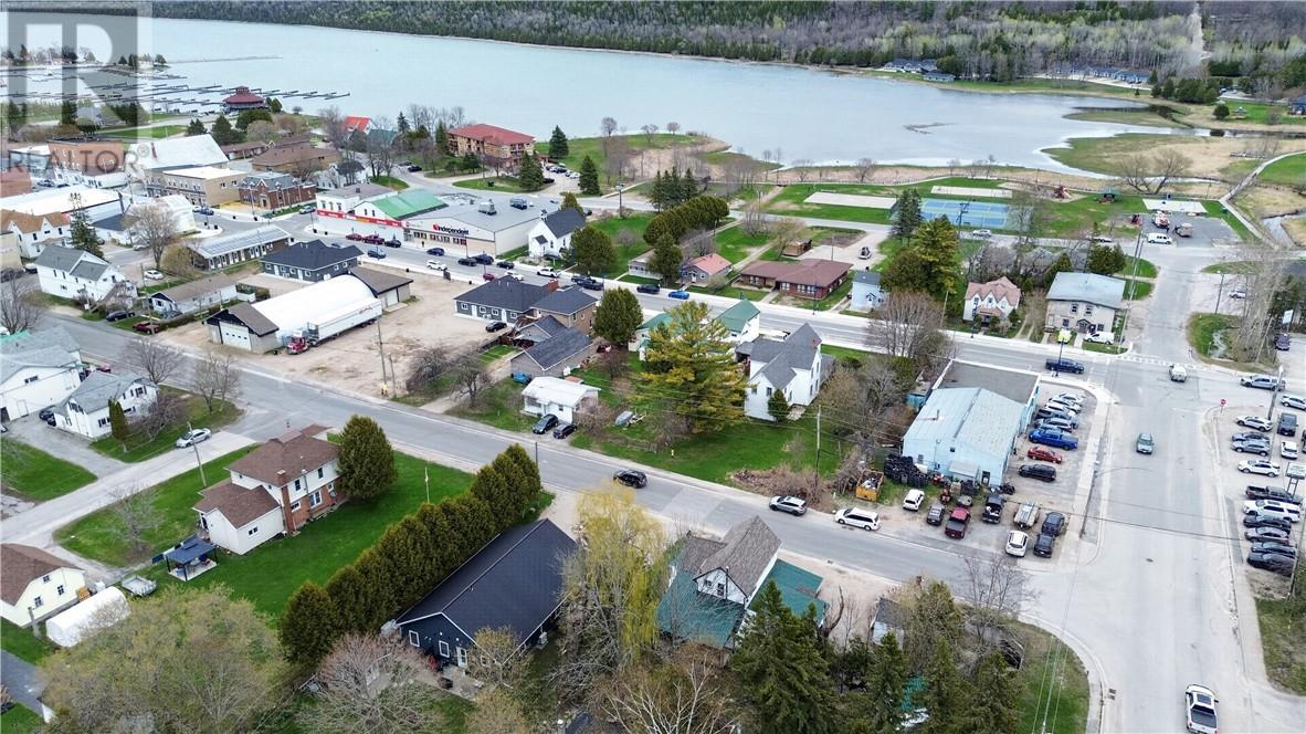 












1 Phipps Street

,
Gore Bay, Manitoulin Island,




Ontario
P0P1H0

