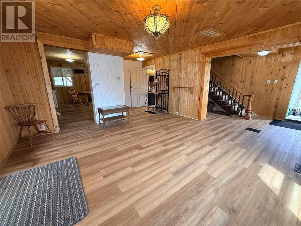 












1 Phipps Street

,
Gore Bay, Manitoulin Island,




Ontario
P0P1H0

