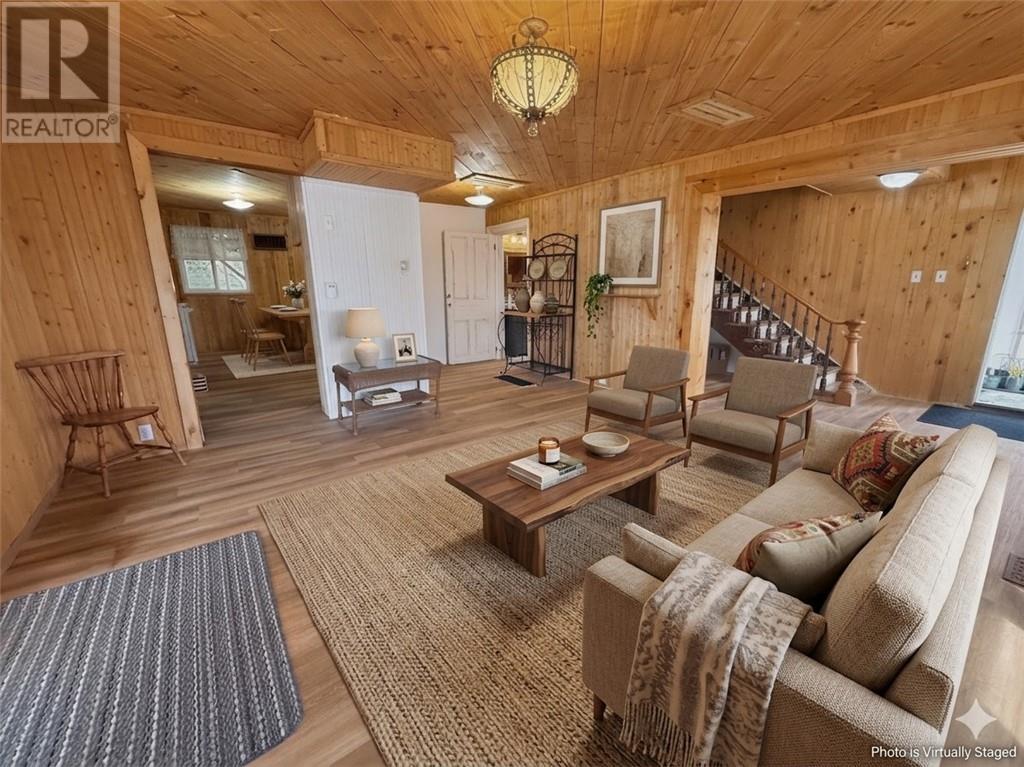 












1 Phipps Street

,
Gore Bay, Manitoulin Island,




Ontario
P0P1H0

