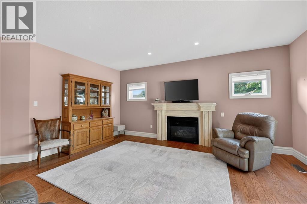 












353 STATION Street

,
Smithville,




Ontario
L0R2A0

