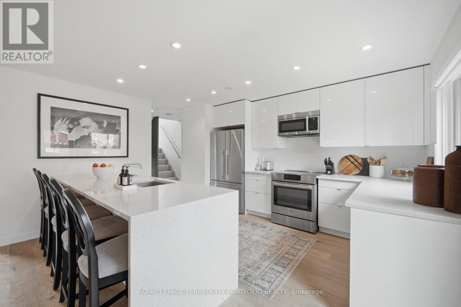 












99 CLAREMONT STREET

,
Toronto,




Ontario
M6J2M7

