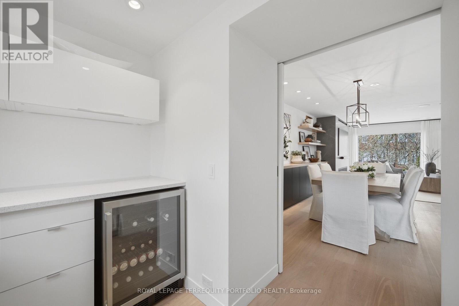












99 CLAREMONT STREET

,
Toronto,




Ontario
M6J2M7

