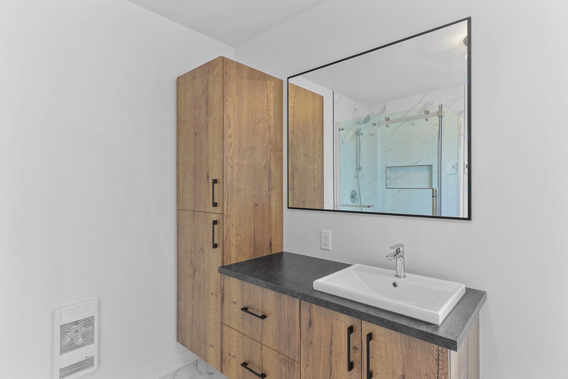 









67Z


Rue des Pêcheurs

,
Saint-Louis-de-Gonzague,




QC
J0S1T0

