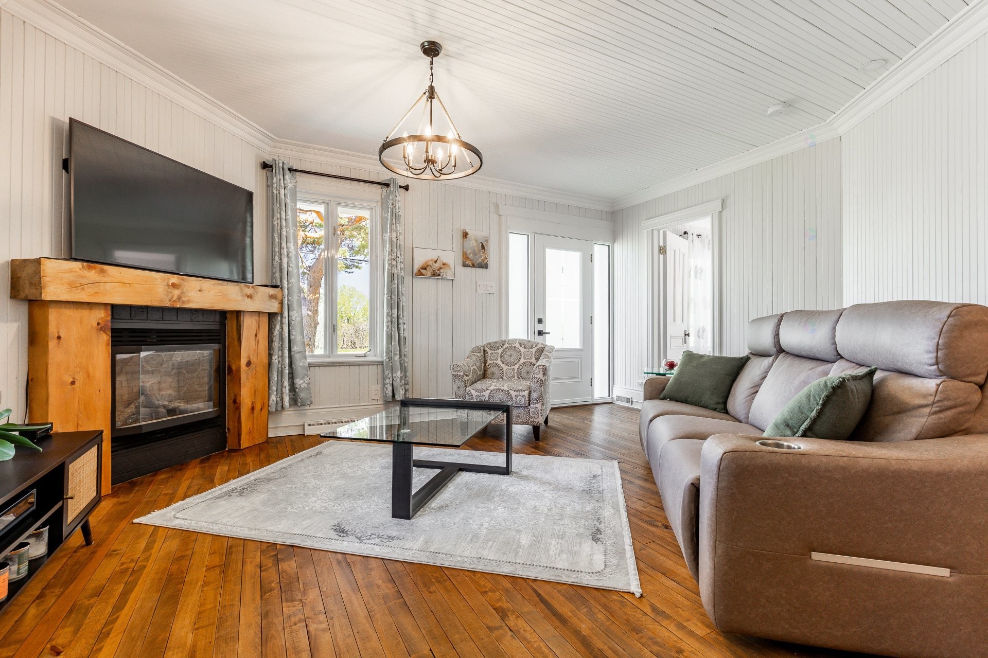 









1092


Grande-Côte

,
Sainte-Geneviève-de-Berthier,




QC
J0K1A0

