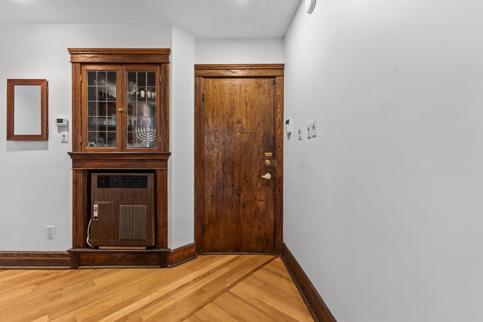 









2130


Av. Marcil

,
Montréal (Côte-des-Neiges/Notre-Dame-de-Grâce),




QC
H4A2Z1

