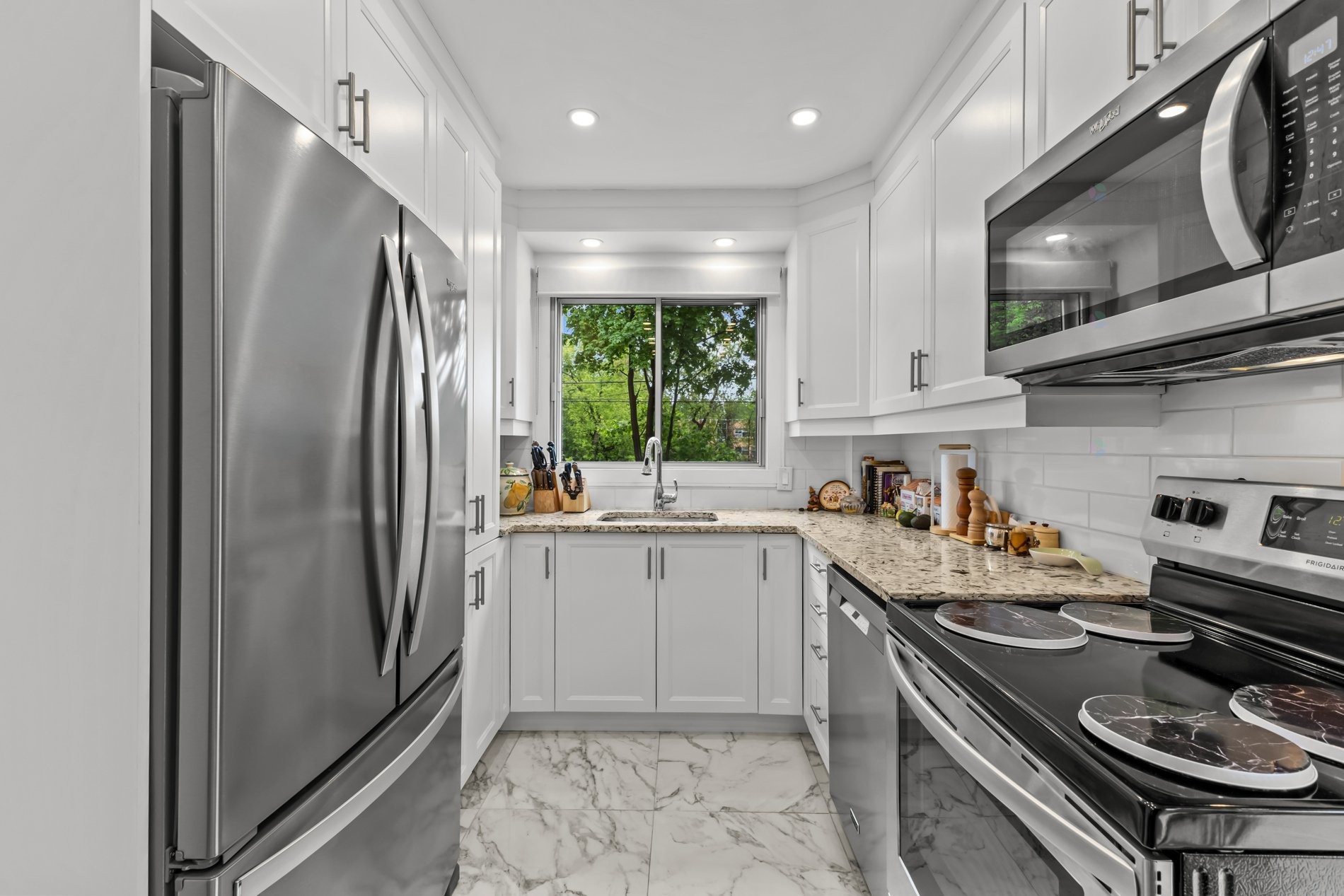 









2130


Av. Marcil

,
Montréal (Côte-des-Neiges/Notre-Dame-de-Grâce),




QC
H4A2Z1


