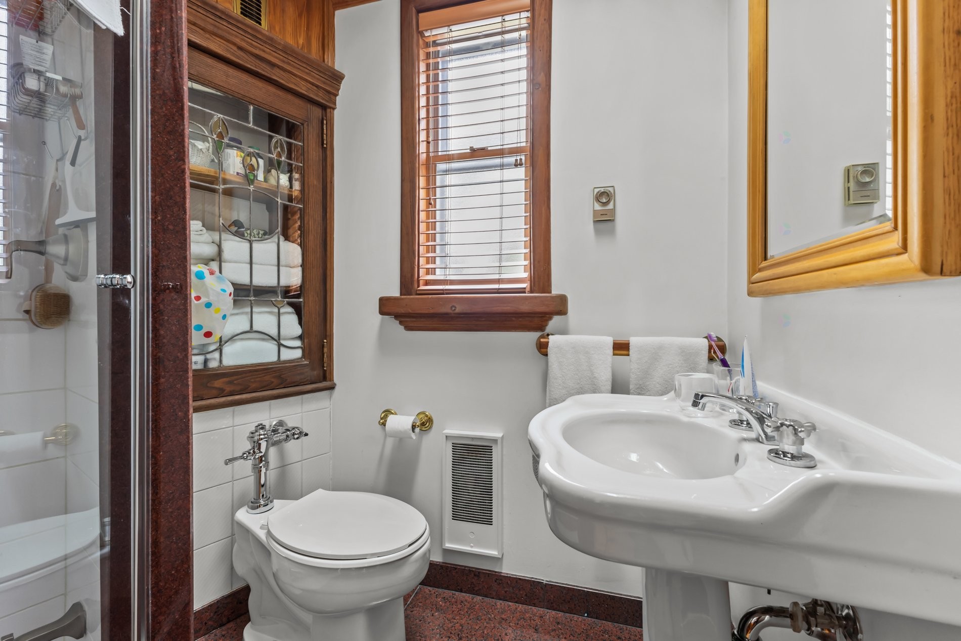 









2130


Av. Marcil

,
Montréal (Côte-des-Neiges/Notre-Dame-de-Grâce),




QC
H4A2Z1

