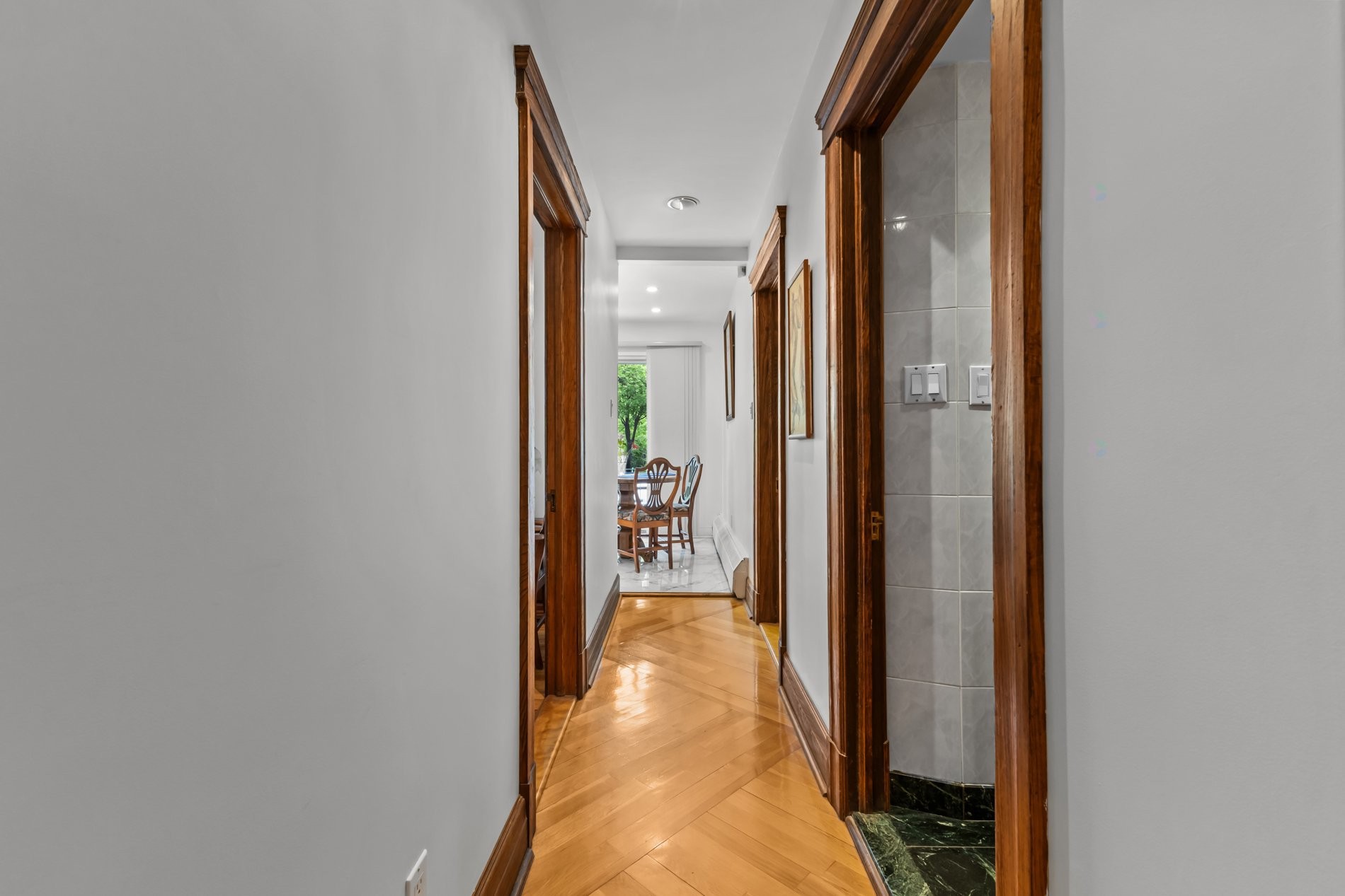 









2130


Av. Marcil

,
Montréal (Côte-des-Neiges/Notre-Dame-de-Grâce),




QC
H4A2Z1

