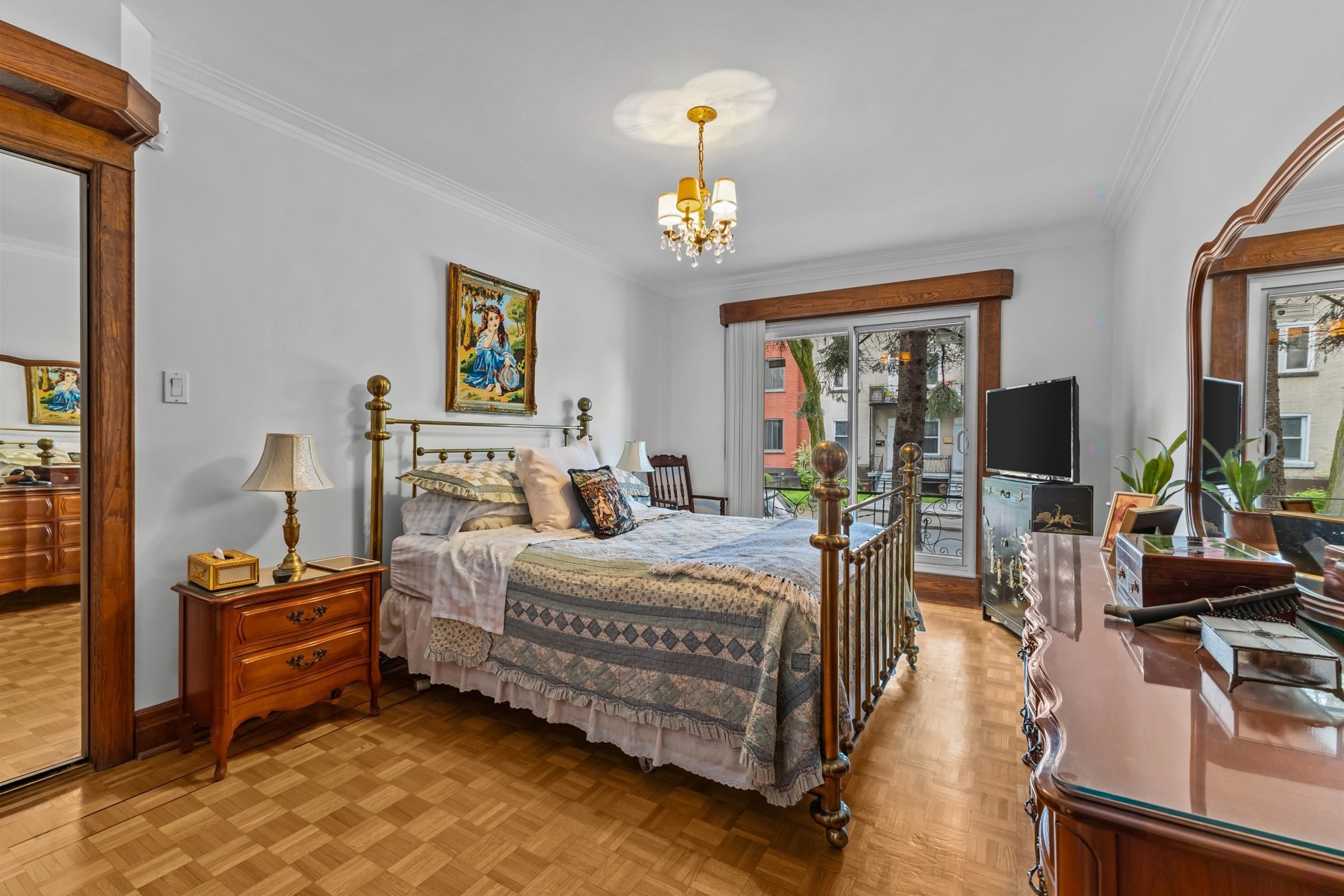 









2130


Av. Marcil

,
Montréal (Côte-des-Neiges/Notre-Dame-de-Grâce),




QC
H4A2Z1

