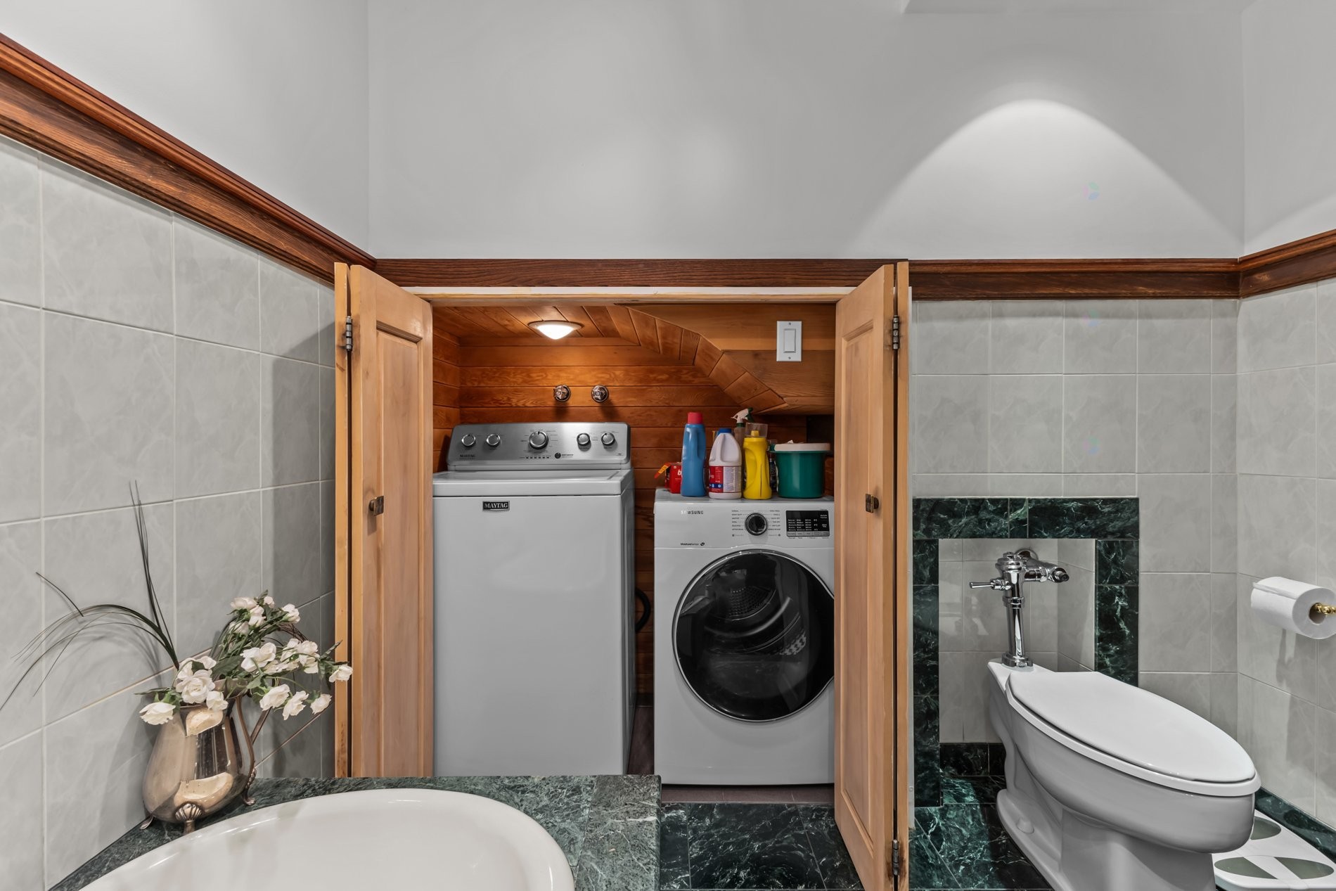 









2130


Av. Marcil

,
Montréal (Côte-des-Neiges/Notre-Dame-de-Grâce),




QC
H4A2Z1

