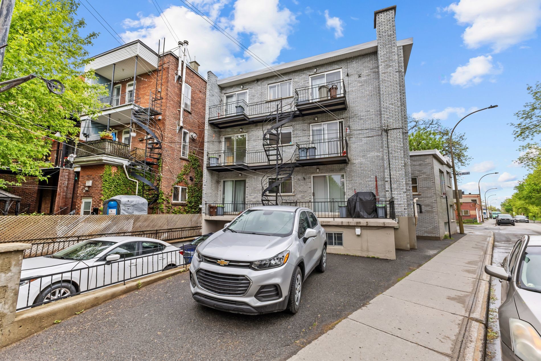 









2130


Av. Marcil

,
Montréal (Côte-des-Neiges/Notre-Dame-de-Grâce),




QC
H4A2Z1

