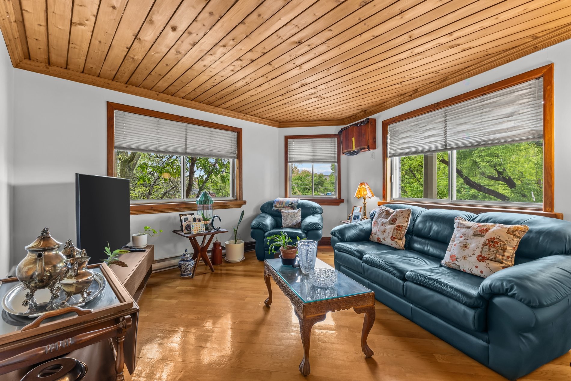 









2130


Av. Marcil

,
Montréal (Côte-des-Neiges/Notre-Dame-de-Grâce),




QC
H4A2Z1

