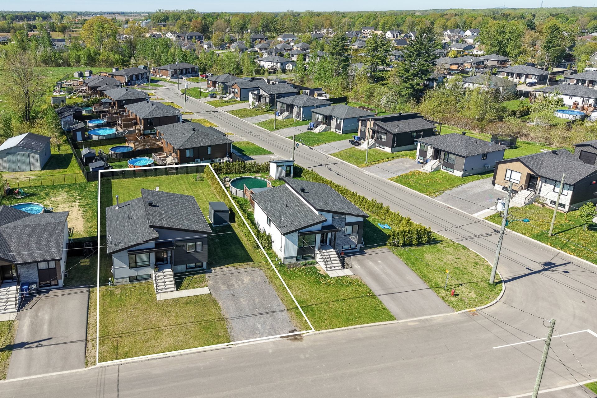 









8385


Rue Damase-St-Arnaud

,
Bécancour,




QC
G9H0Y7

