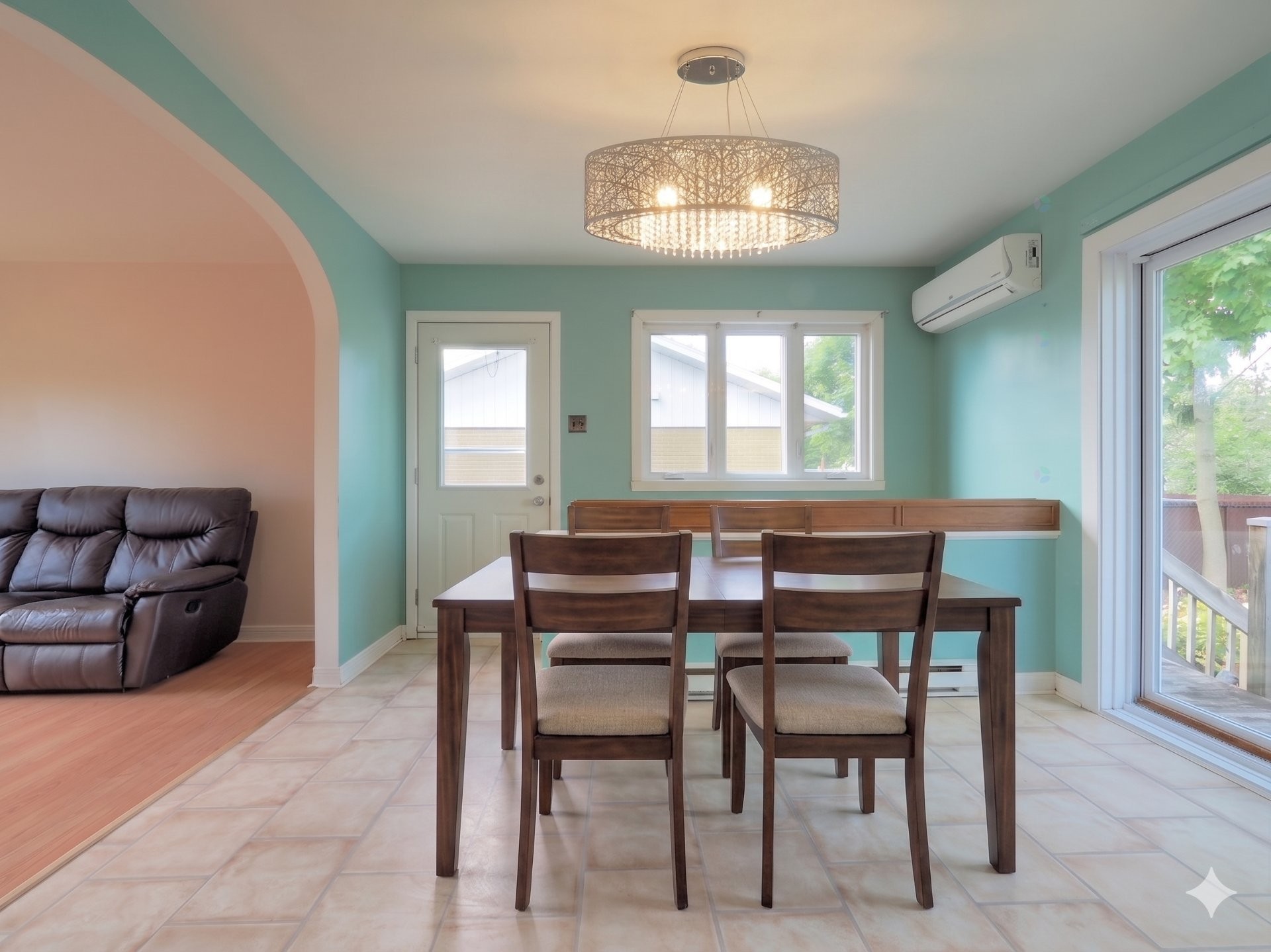 









9


Rue Pépin

,
Trois-Rivières,




QC
G8T7N3

