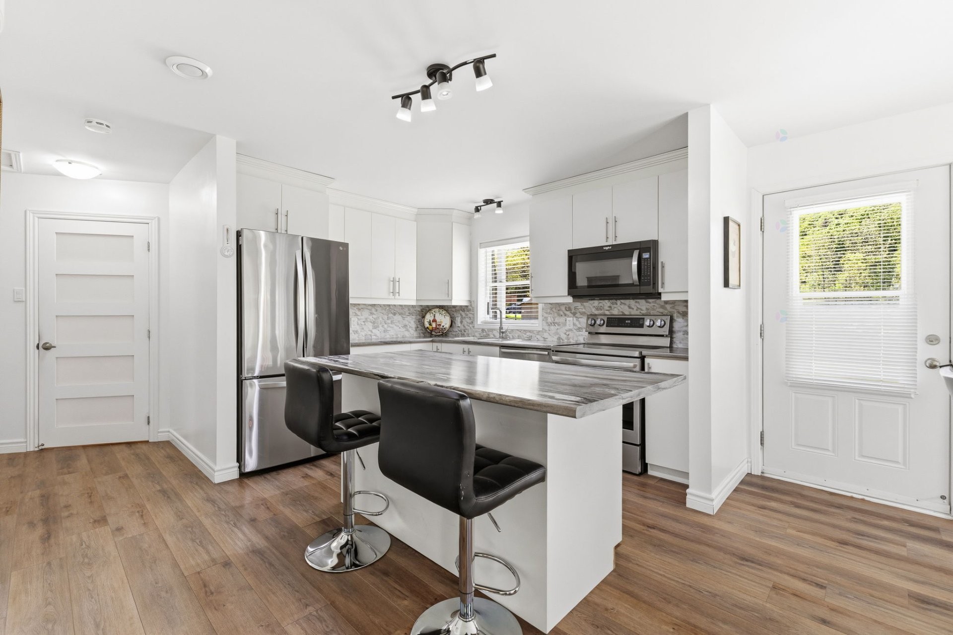 









2030


Ch. de la Rouge

,
Papineauville,




QC
J0V1R0

