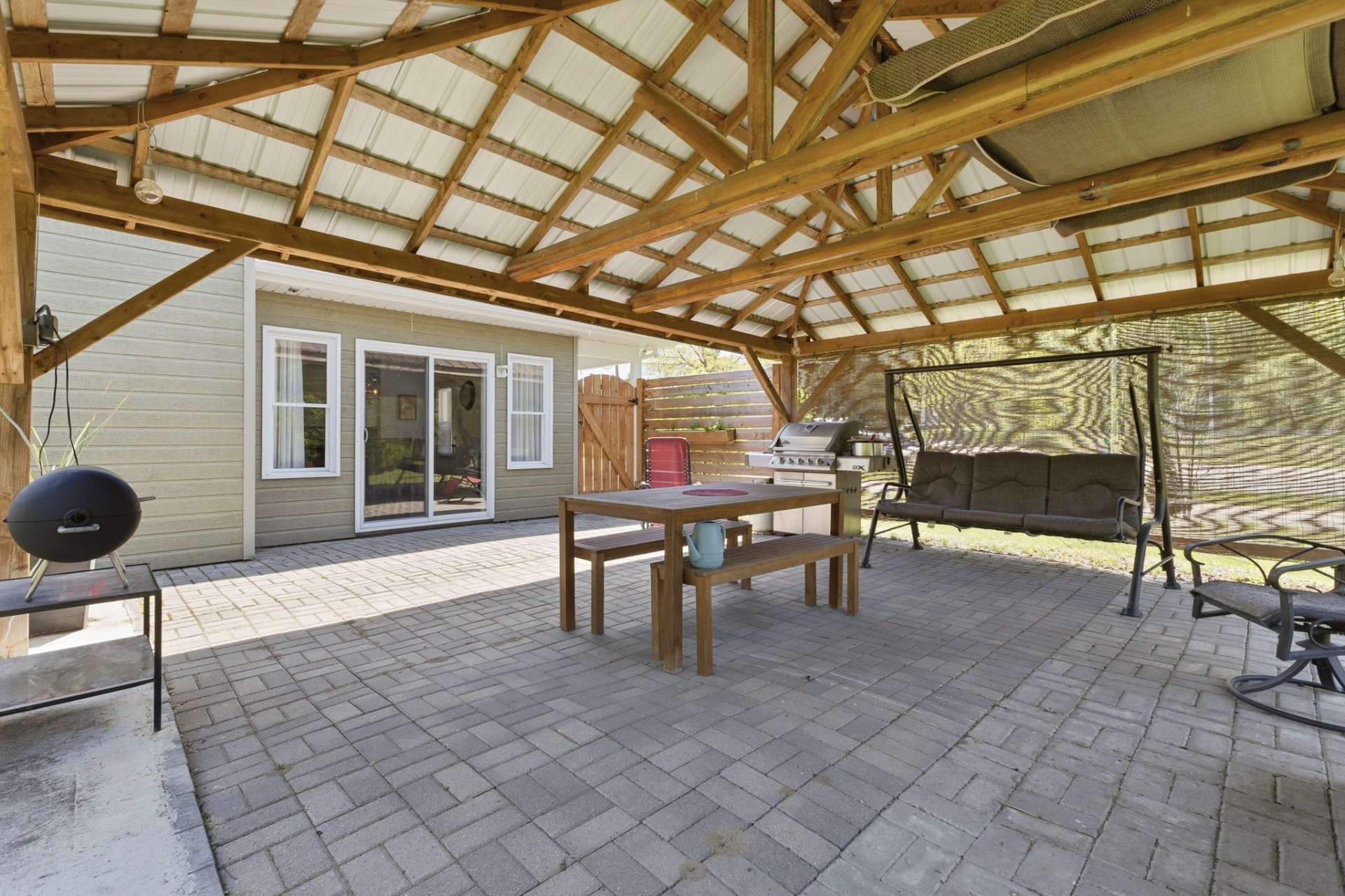 









2030


Ch. de la Rouge

,
Papineauville,




QC
J0V1R0

