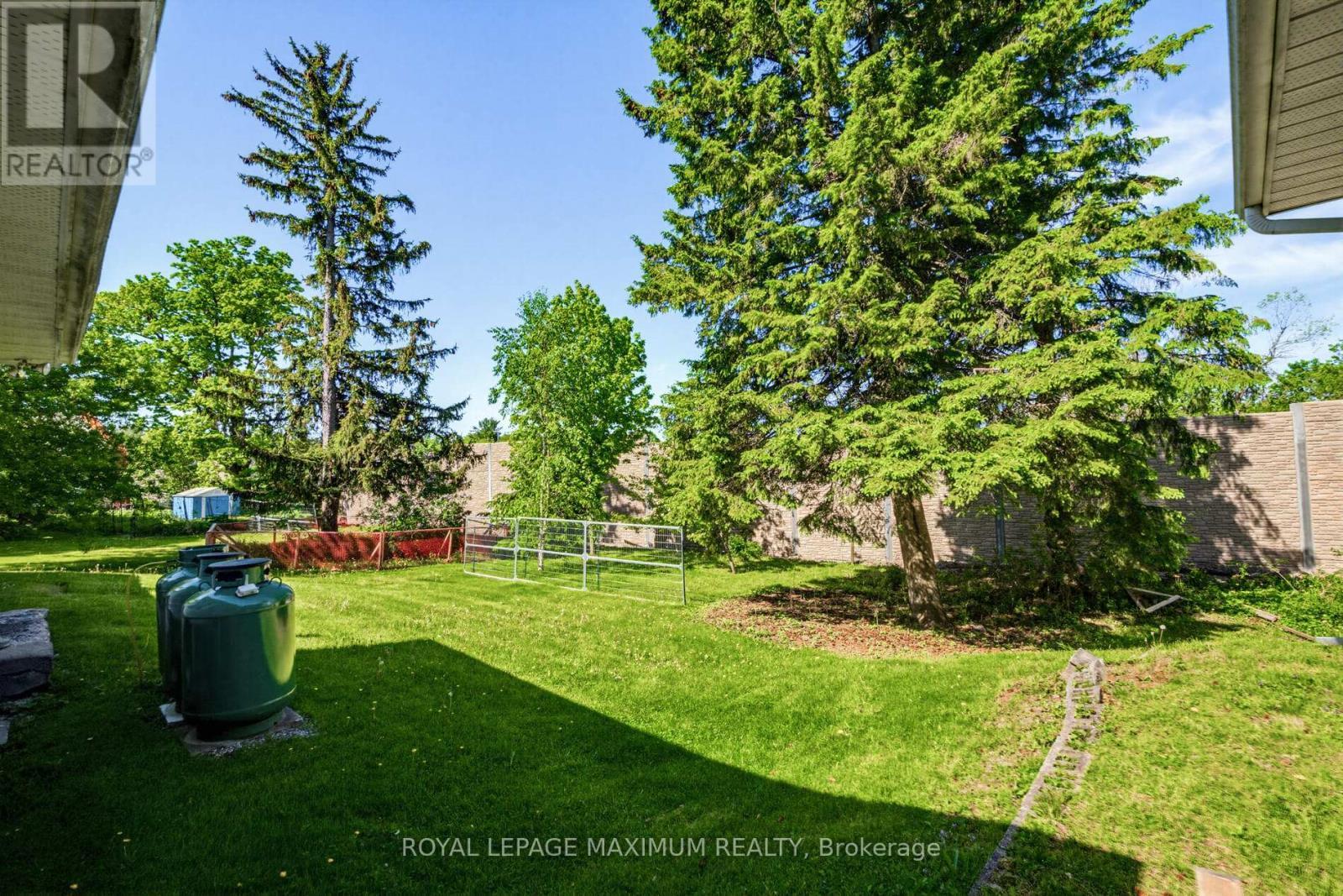 












80 MCDONALD STREET

,
Vaughan,




Ontario
L6A2A9

