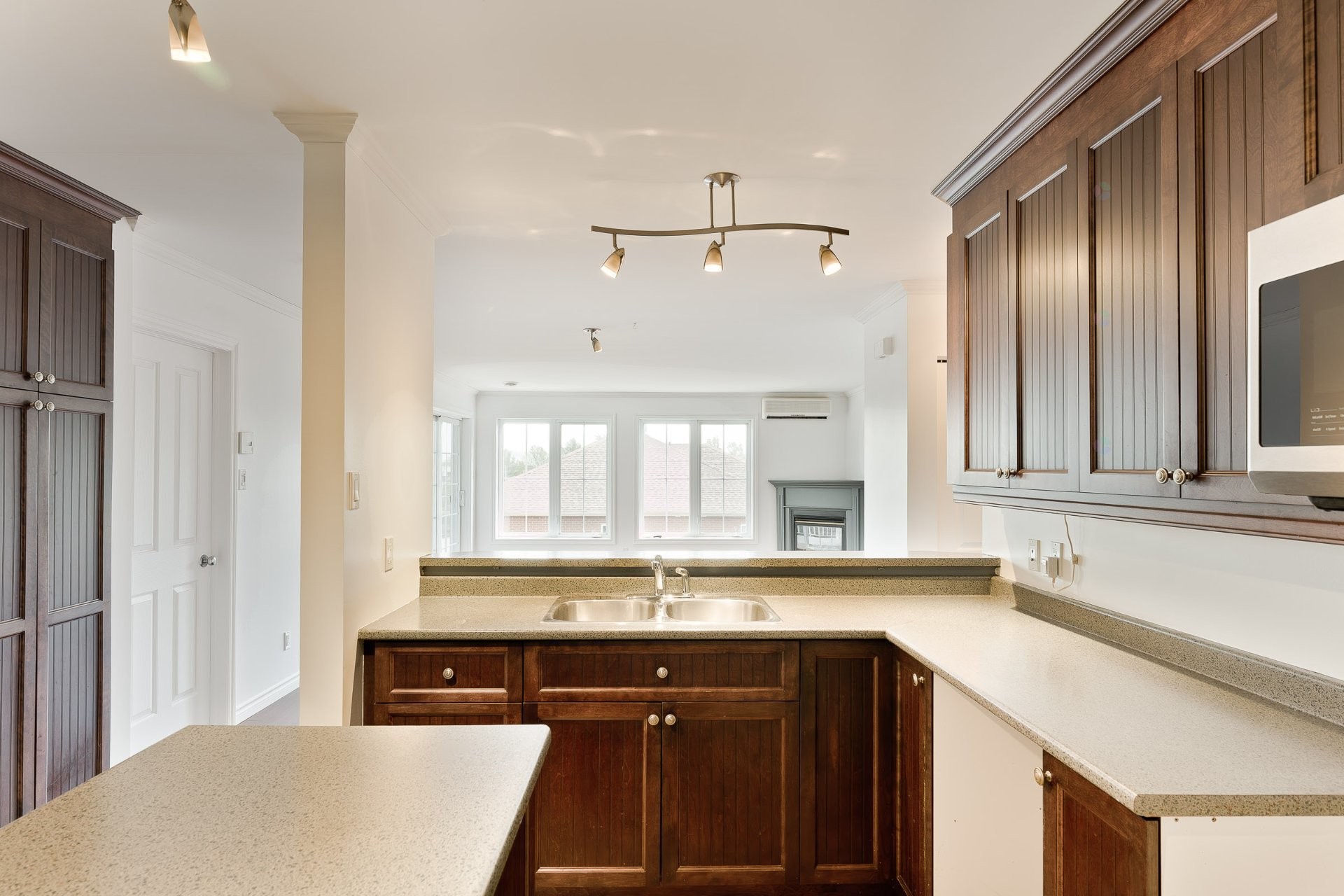 









3002


Rue du Sauvignon

,
Sherbrooke (Les Nations),




QC
J1L0A2

