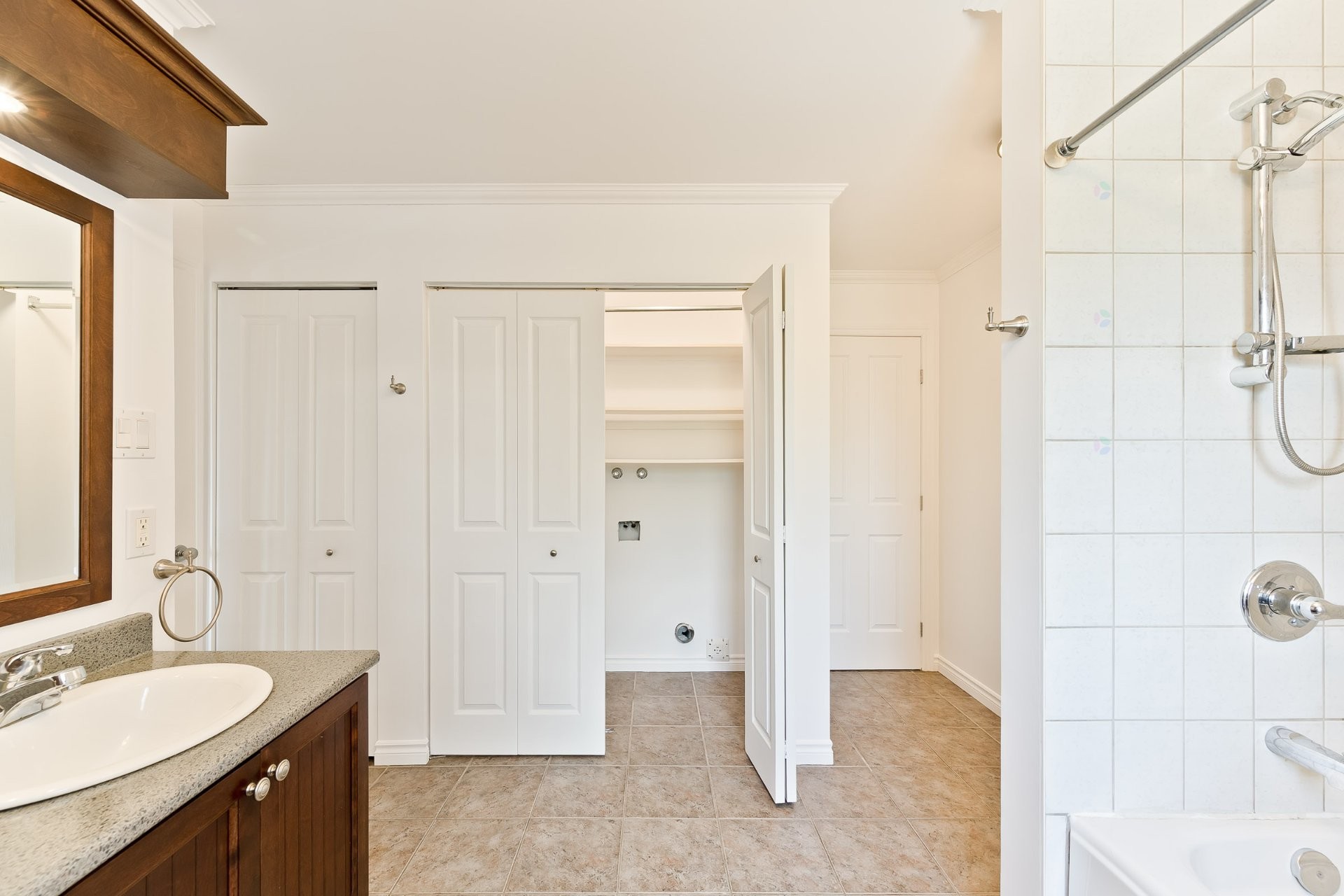 









3002


Rue du Sauvignon

,
Sherbrooke (Les Nations),




QC
J1L0A2

