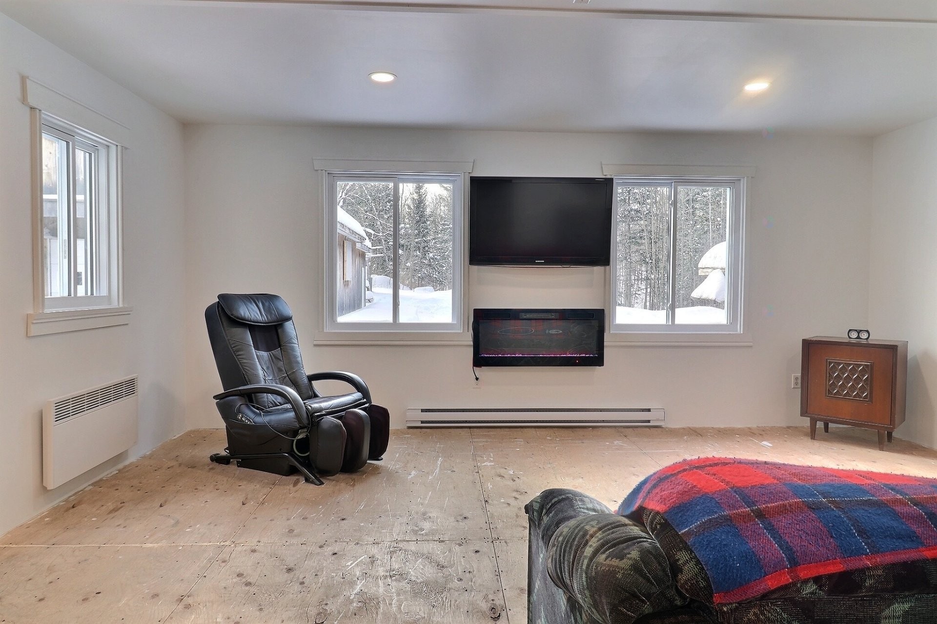 









69


Ch. de Blue Sea

,
Gracefield,




QC
J0X1W0

